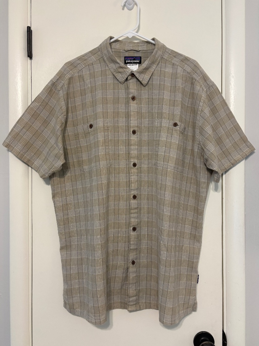 Patagonia #53139 Men's S/S Back Step Button-Front Shirt XXL Gray/Tan Plaid Logo